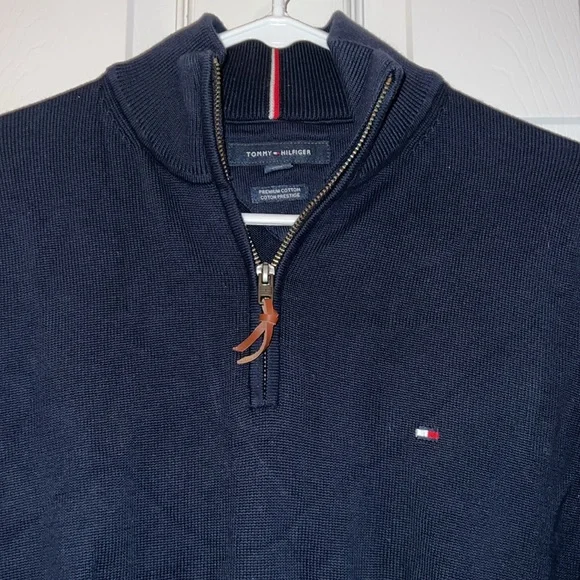Tommy Hilfiger Navy Blue Zip-Up Sweater Never Worn - Picture 3 of 4